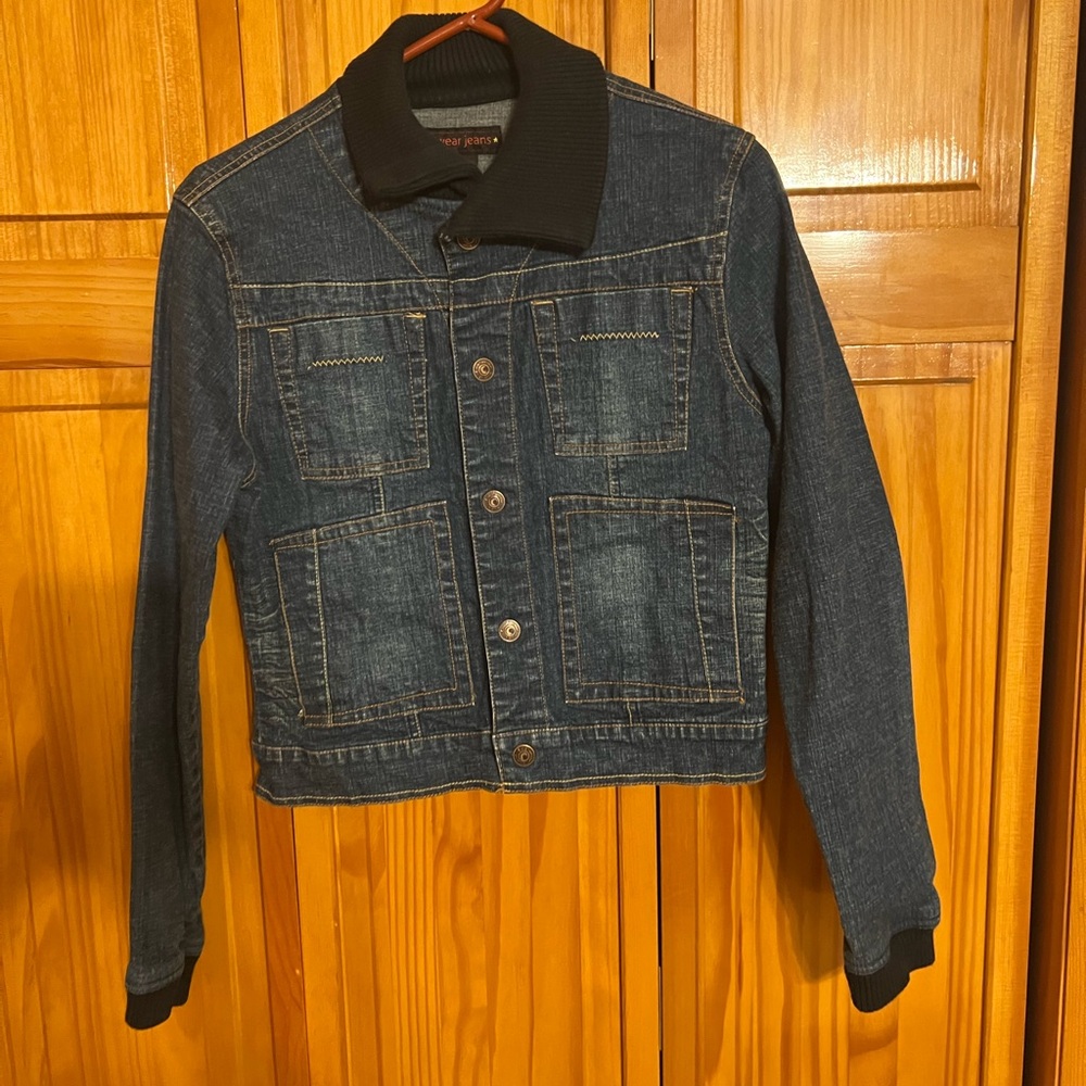 Dark blue jeans jacket. Excellent condition, side pockets, front pockets,